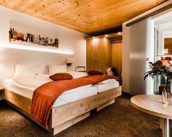 Lifestyle & Spa Hotel Grächerhof - Grächen - Sypialnia