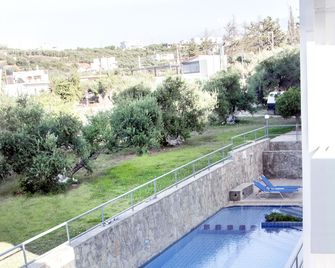 Popi Apartments Νέα Κυδωνία - Χανιά - Πισίνα