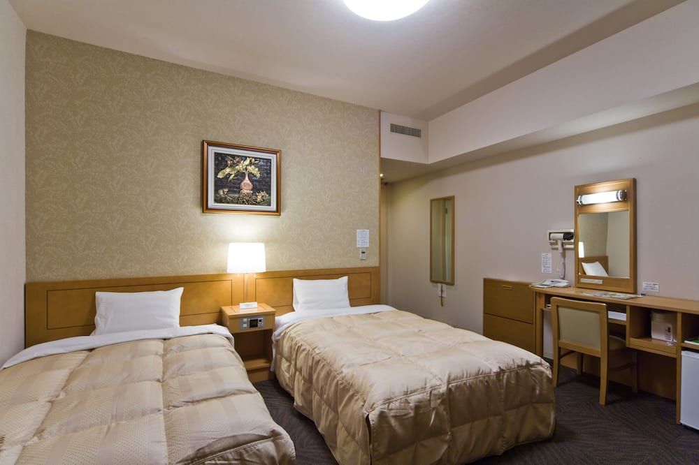 Hotel Route-Inn Tomakomai Ekimae - Tomakomai - Bedroom