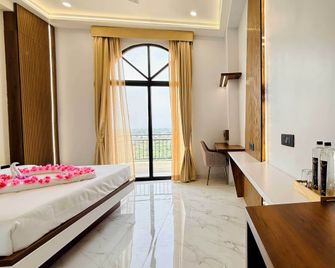 Mandhata Riverview Palace - Omkareshwar - Bedroom