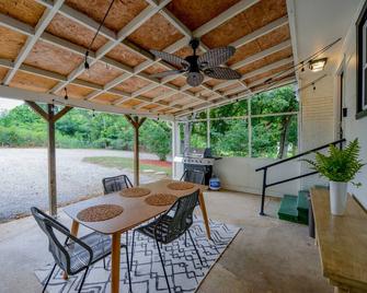 Southern Jewel - Tuscaloosa - Patio