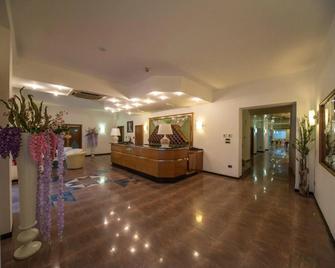 New Petit Hotel - Tempio Pausania - Lobby