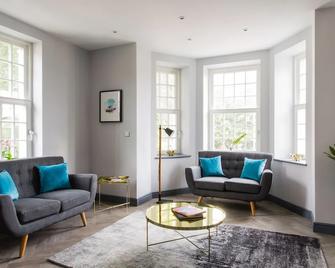 Farnborough Boutique By Viridian Apartme - Farnborough - Wohnzimmer