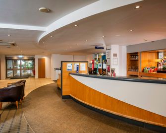 Holiday Inn Express Inverness By IHG - Inverness - Bar