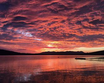 Cozy Cabin with Access to Beautiful Moosehead Lake. Pet friendly! - Greenville - Beach