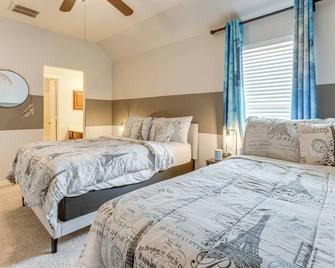 Pet-Friendly Home with Patio and Yard in Rosharon - Rosharon - Bedroom