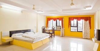 Hotel Ashirwad - Surat - Bedroom