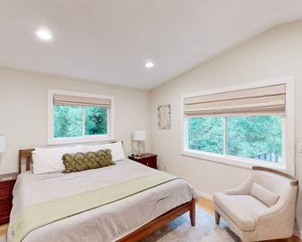 Summerhouse - Monte Rio - Bedroom