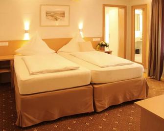 Hotel & Restaurant Bei Baki - Sehnde - Schlafzimmer