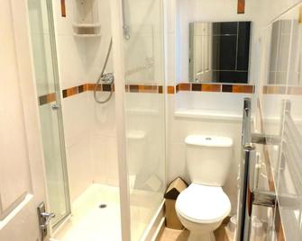 Harrington Guest House - Newquay - Bathroom