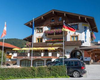 Hotel Schneeberger - Niederau - Building