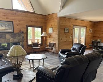Newly Built Lodge Nestled in a Gorgeous Setting - Washington - Sala de estar