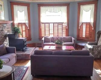 Aunt Jane's Two - Put-in-Bay - Obývací pokoj