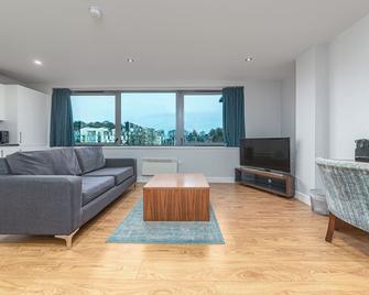 Hq Aparthotel Farnborough - Farnborough - Olohuone