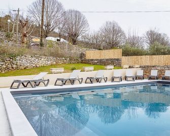 Gite Malone - Vallon-Pont-d'Arc - Piscine