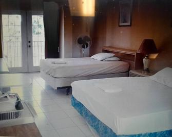 Adderley's Motel - Andros Town - Bedroom