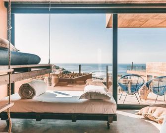 Noah Surf House Portugal - Torres Vedras