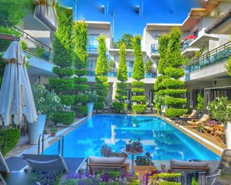 The D Hotel Spa & Resort - Cesme - Pool