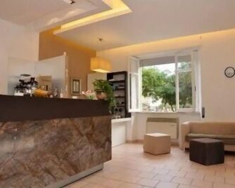 San Carlo - Terracina - Recepción