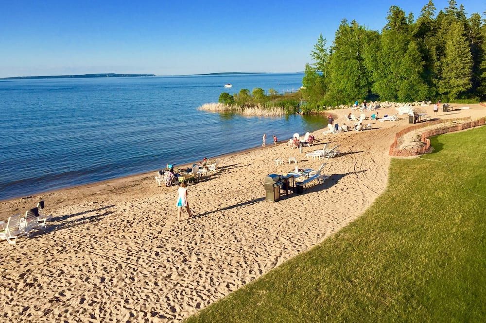 كليرووتر لايكشور موتل - ماكيناو ستي - شاطئ