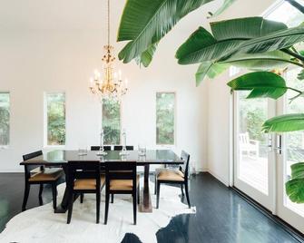Modern Spacious House located 5 minutes from the beach - Water Mill - Sala de jantar