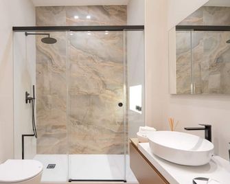 La Banchina Luxury Suites - Trani - Badkamer