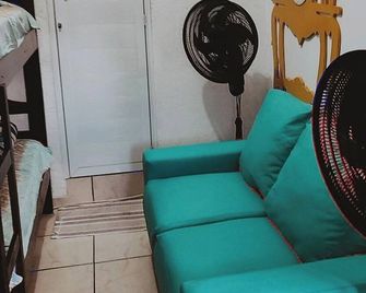 Vitoria Hostel - Guarulhos - Living room