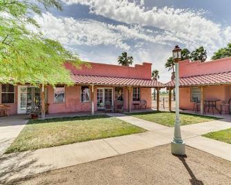 Arizona Desert Vacation Rental with Pool Access! - Eloy - Building