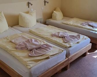 Hotel & Restaurant Beckmanns Winzerhaus - Urbar (Mayen-Koblenz) - Schlafzimmer
