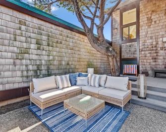 Pacific Oasis | An Oceanfront Escape - Moss Landing - Patio