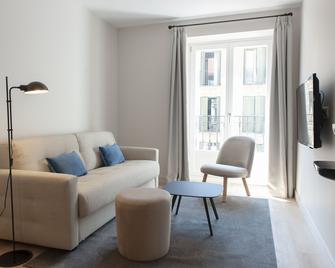 Mh Apartments Central Madrid - Madrid - Living room