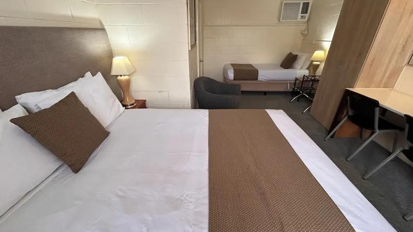 Warren Motor Inn