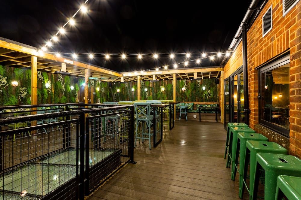 The Market House - רידינג - מרפסת