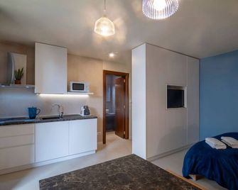 Blu Mazzini Apartments - Monolocali con terrazza privata e Netflix - Lecce centro - เลชเช