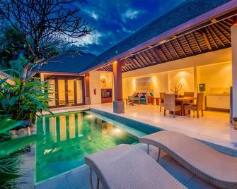 Nomad Hub Canggu Bali - Denpasar - Havuz