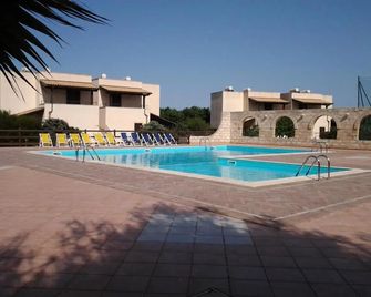 Residence Punta Longa - Favignana - Piscina