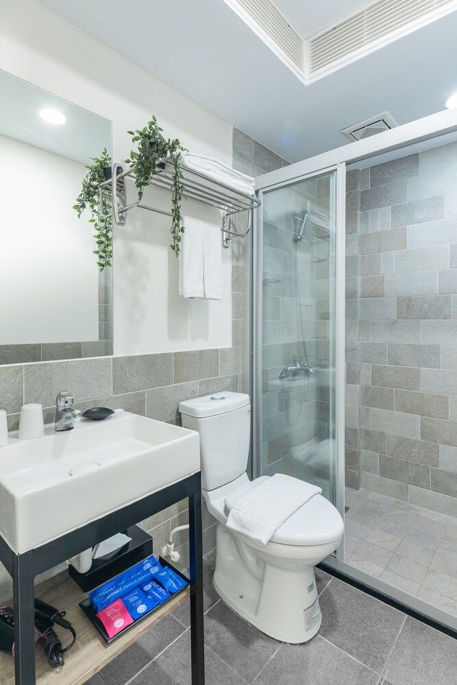 Bathroom view of Hotel Brown - Chihkan Branch