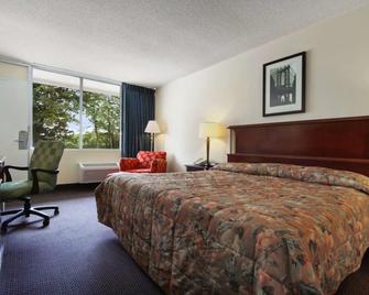 Super 8 by Wyndham Dover - Dover - Ložnice