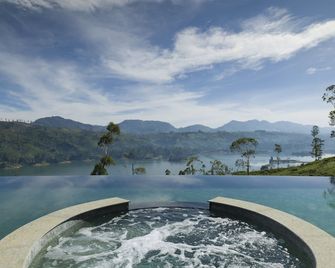 Ceylon Tea Trails - Norwood - Piscina