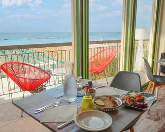 Hotel International - Gabicce Mare - Μπαλκόνι