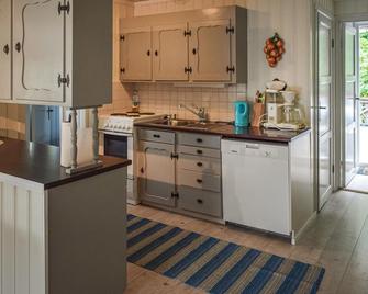 4 Bedroom Nice Home In Vikersund - Vikersund