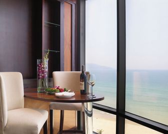Holiday Beach Hotel Danang - Da Nang