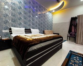 Vrindavani Kunj - Vrindavan - Schlafzimmer