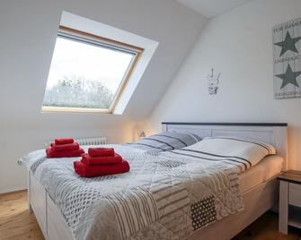 Cozy Apartment On The North Sea - Langenhorn - Schlafzimmer