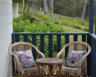 Hyams Beach family holiday home - Hyams Beach - Balcony