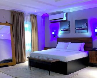 Tomats Inn and Suites - Ilorin - Bedroom