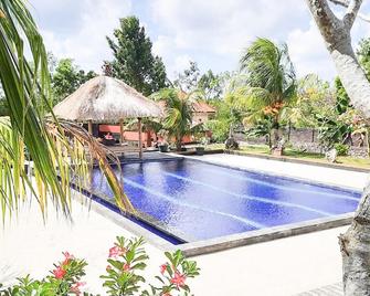 Bhujangga Village Uluwatu - South Kuta - Piscina
