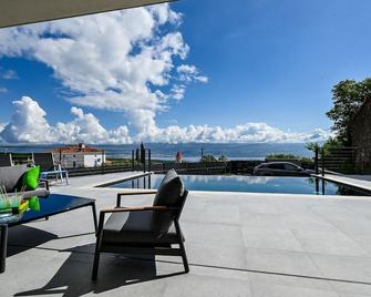 Luxury Villa Brajdini - Vrbnik - Alberca