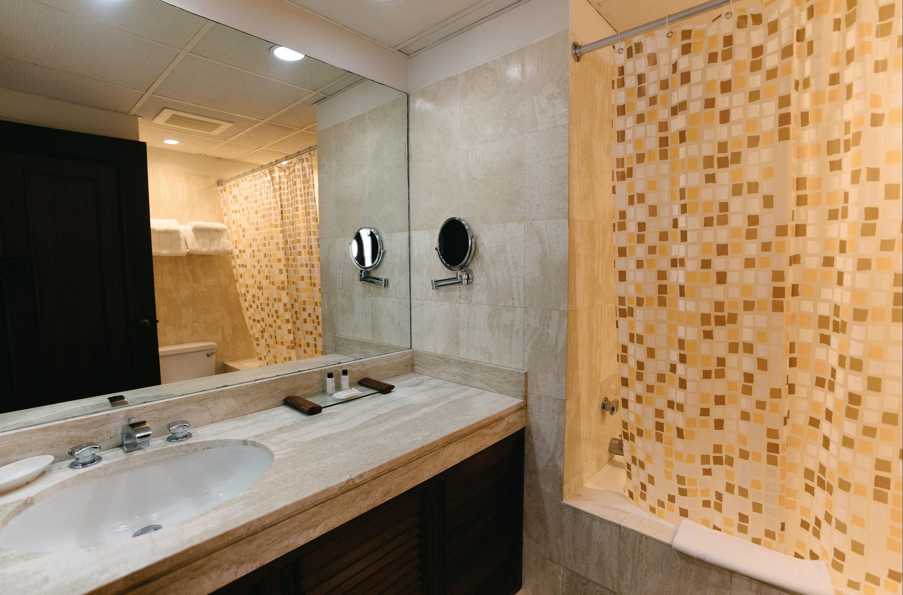 Luoxo Hotel