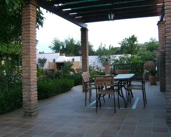 \'La Aldabilla\': Restfulness ten minutes from Granada - Alfacar - Patio